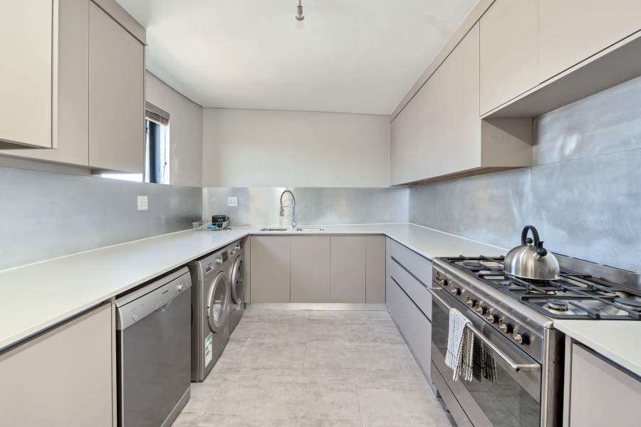 4 Bedroom Property for Sale in Bloubergstrand Western Cape